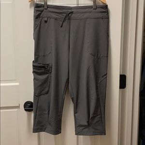 NWT Patagonia Fall River stretch capri crops